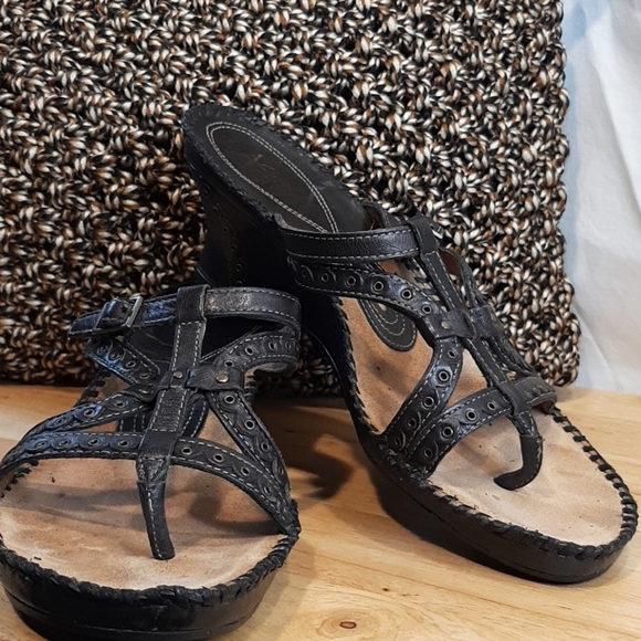 Clarks Shoes - CLARK'S  ARTISAN COLLECTION  SANDALS